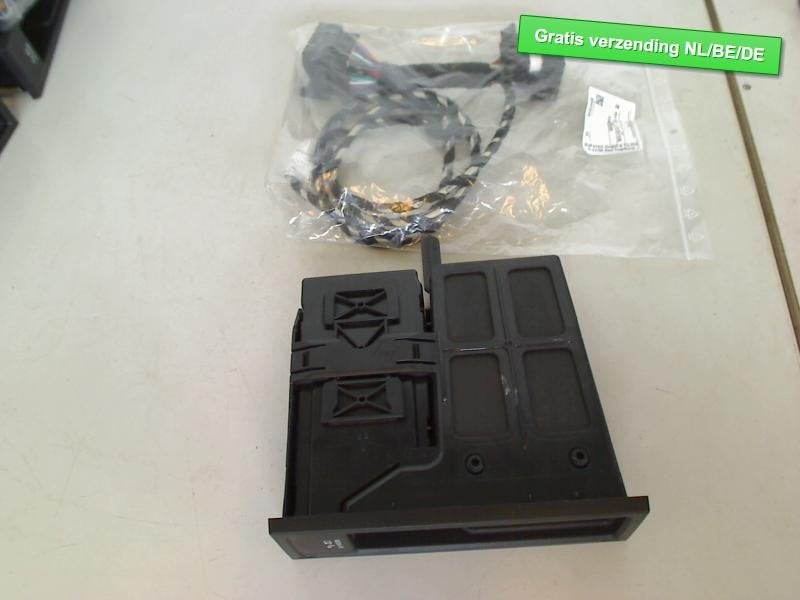 ORDINATEUR MULTIMEDIA Volkswagen Golf V (1K1) (5N0035342B), Volkswagen, Volkswagen AG, Utilisé, Kundenbetreuung@volkswagen.de