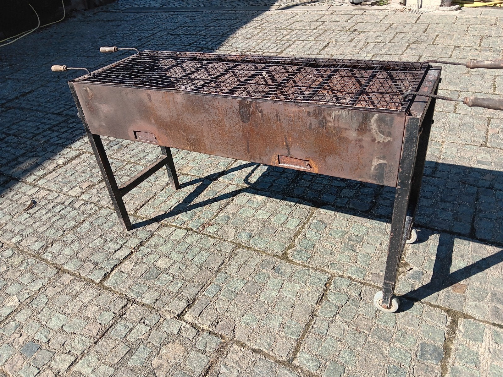 Grote  barbeceu, Tuin en Terras, Ophalen