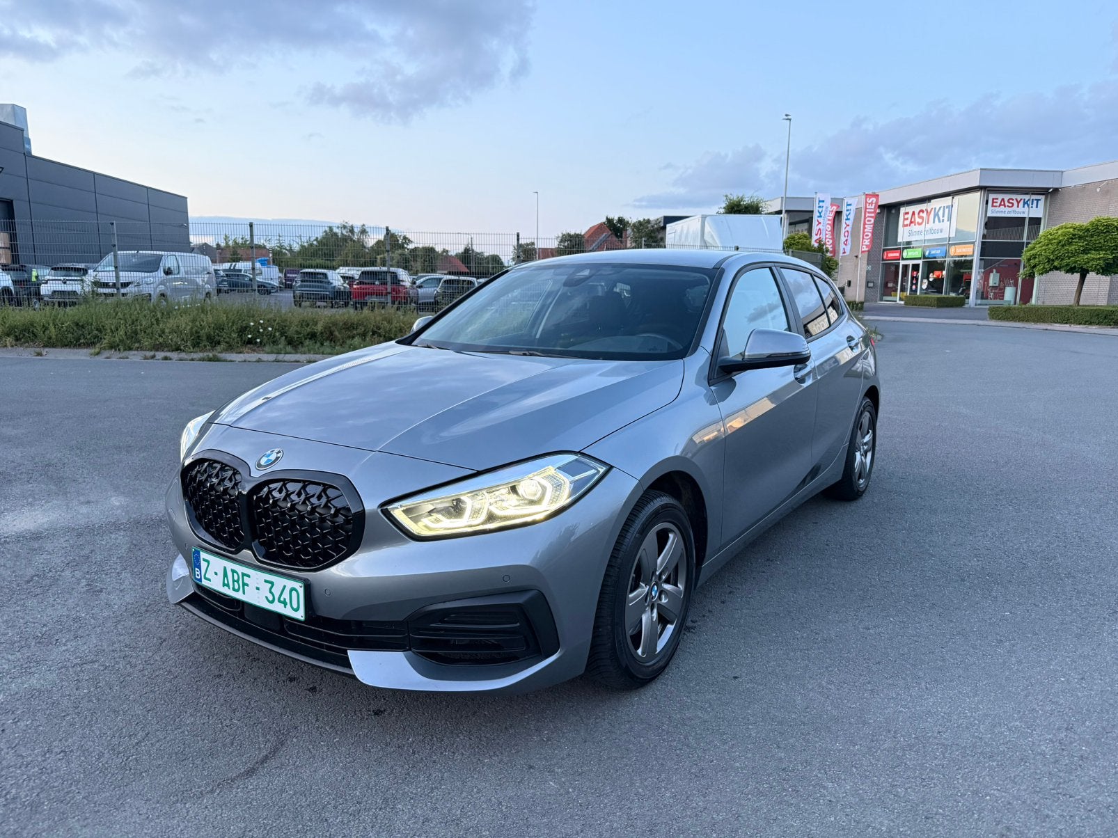 Bmw 116IA benzine 2024 31000km automaat, Autos, Argent ou Gris, Achat, Euro 6, Noir