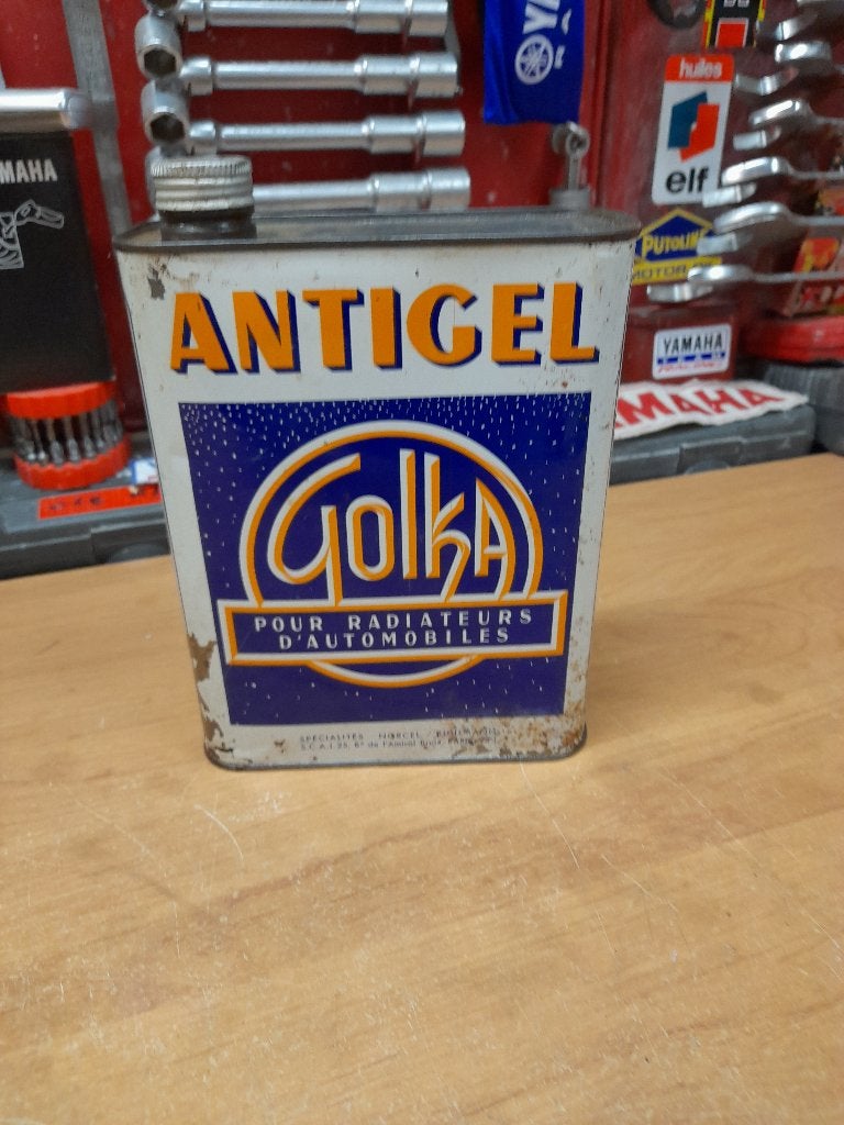 Oude lege antivries-oliekan van Golka met gaten, Verzenden, Gebruikt, Overige typen