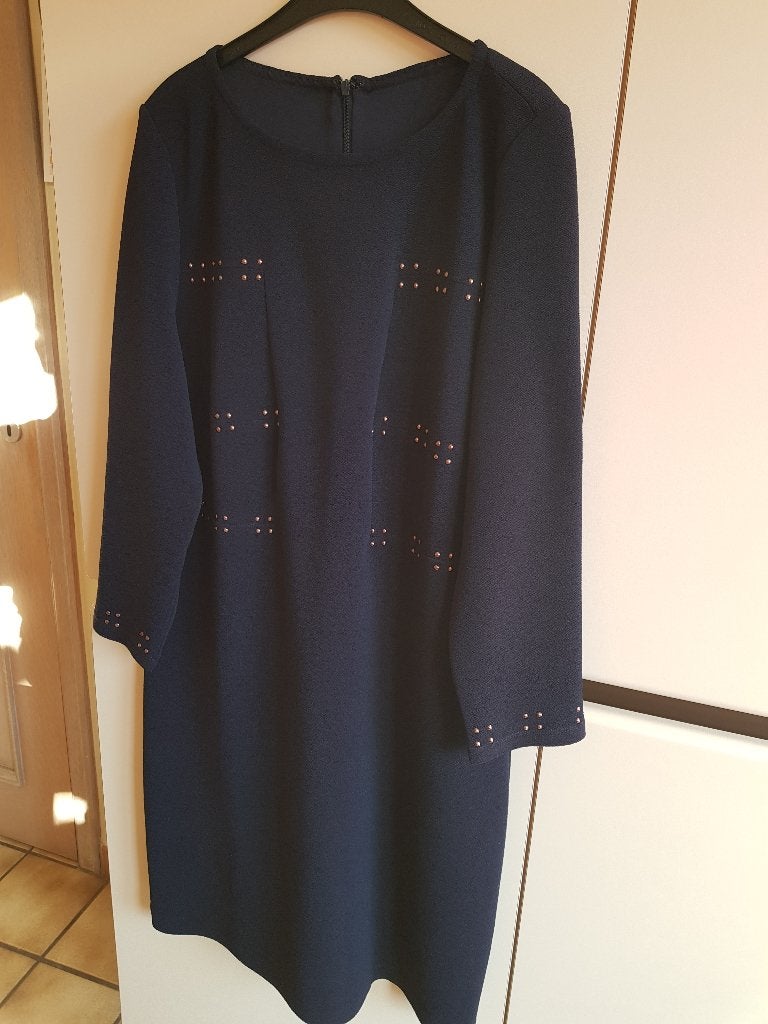 2 winterkleedjes maat 42-44, Beige, Maat 42/44 (L), Ophalen of Verzenden, Zo goed als nieuw