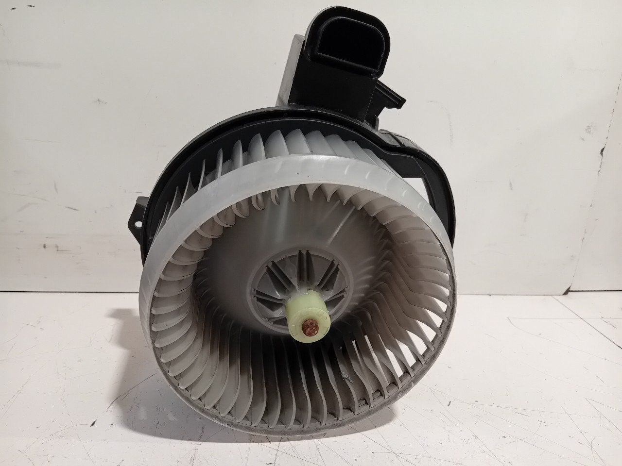 Kachel ventilator motor Jaguar XE, Onderdelen@venauto.nl, Van der Ven Autorecycling B.V., Ettenseweg 76, 4706 PB Roosendaal, The Netherlands