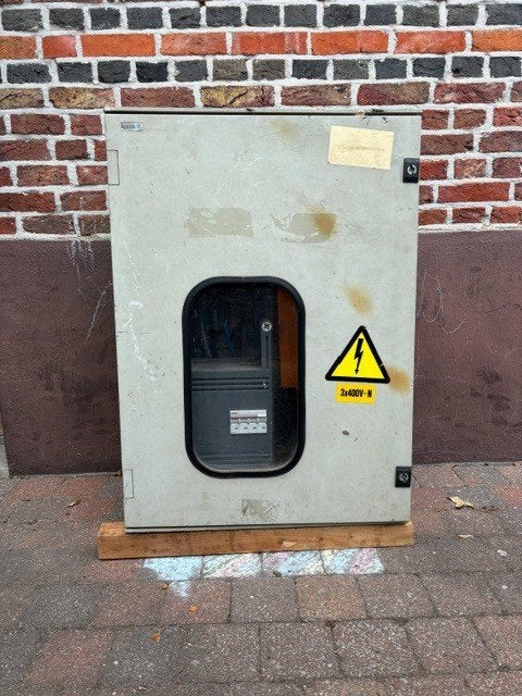 werfkast te koop, Doe-het-zelf en Bouw, Elektriciteit en Kabels, Ophalen, Gebruikt, Stopcontact