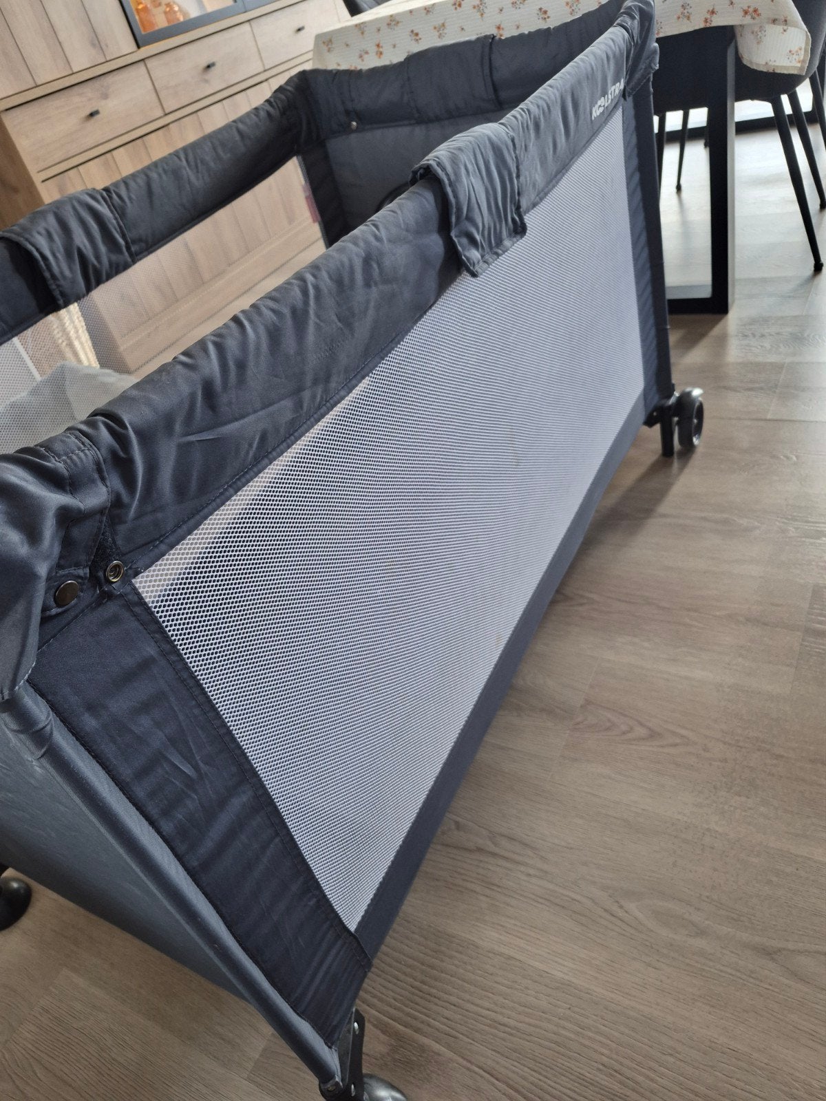 Koelstra reisbed / campingbed – met matras en transporttas, Kinderen en Baby's, Ophalen, Gebruikt, Reisbedje