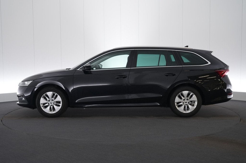 (2AGC772) SKODA OCTAVIA COMBI, Autos, Skoda, 121 g/km, Euro 6, Entreprise, 5 portes