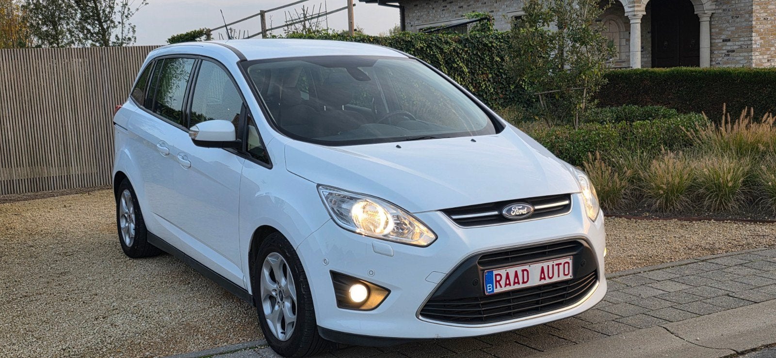 Ford GRAND C_MAX _ 2.0 _ 85kw _ 1ère main _ boîte auto _ €5!, Autos, Cuir, Euro 5, Achat, Entreprise