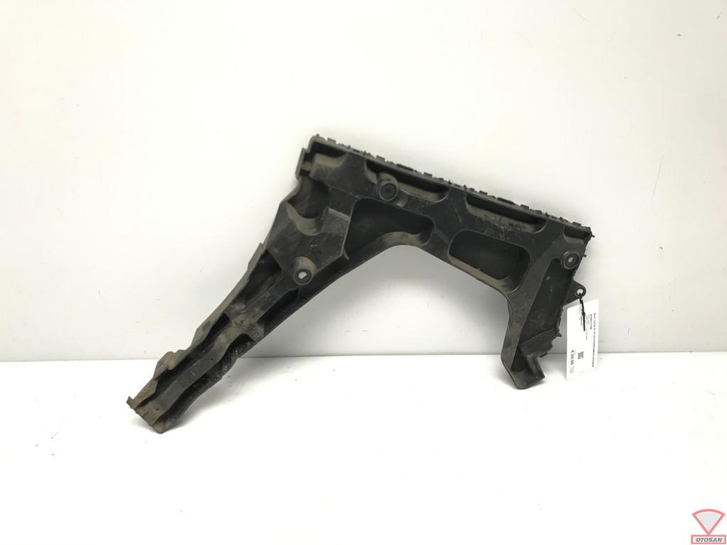 Seat Leon 5F ST Achterbumper Houder Rechts Achter 5F9807376B, Auto-onderdelen, Gebruikt, Autovia A-2, Km 585 585
08760  Martorell, ES