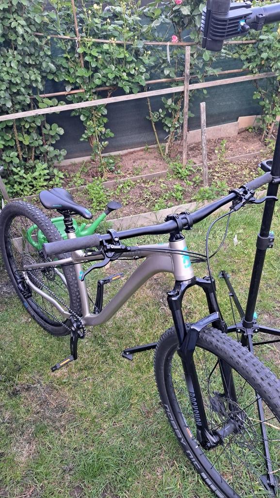 Kona Hanzo 2022, Fietsen en Brommers, Fietsen | Crossfietsen en BMX, Ophalen