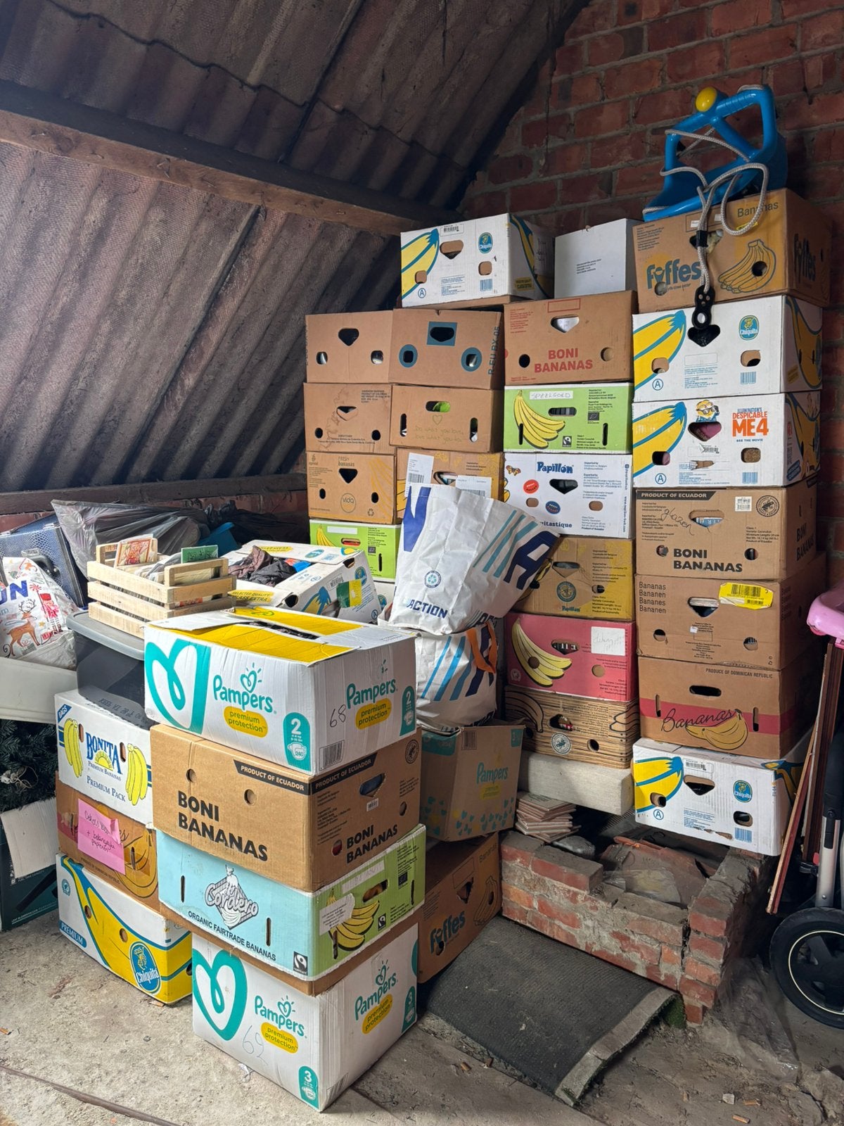 Rommelmarkt dozen, Ophalen, Zo goed als nieuw