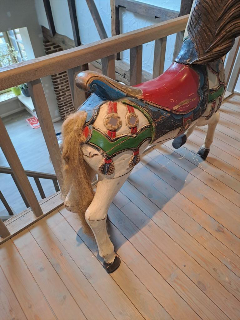 Cheval de carnaval, ancien, Enlèvement