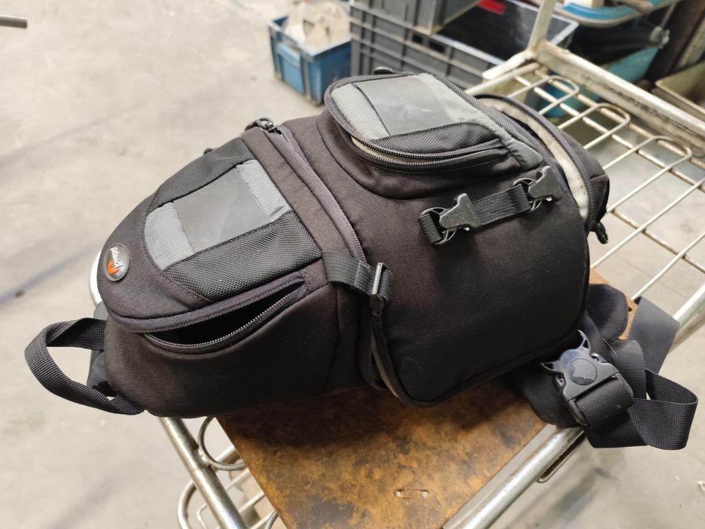Lowepro, Enlèvement ou Envoi