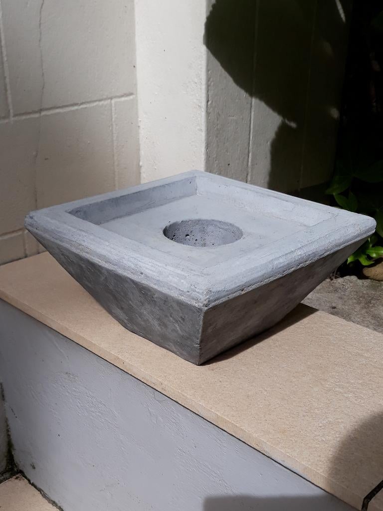 2 mooie vintage betonnen pot gelbrander plantenpot p/stuk, Moins de 30 cm, Enlèvement, Intérieur, Autres formes