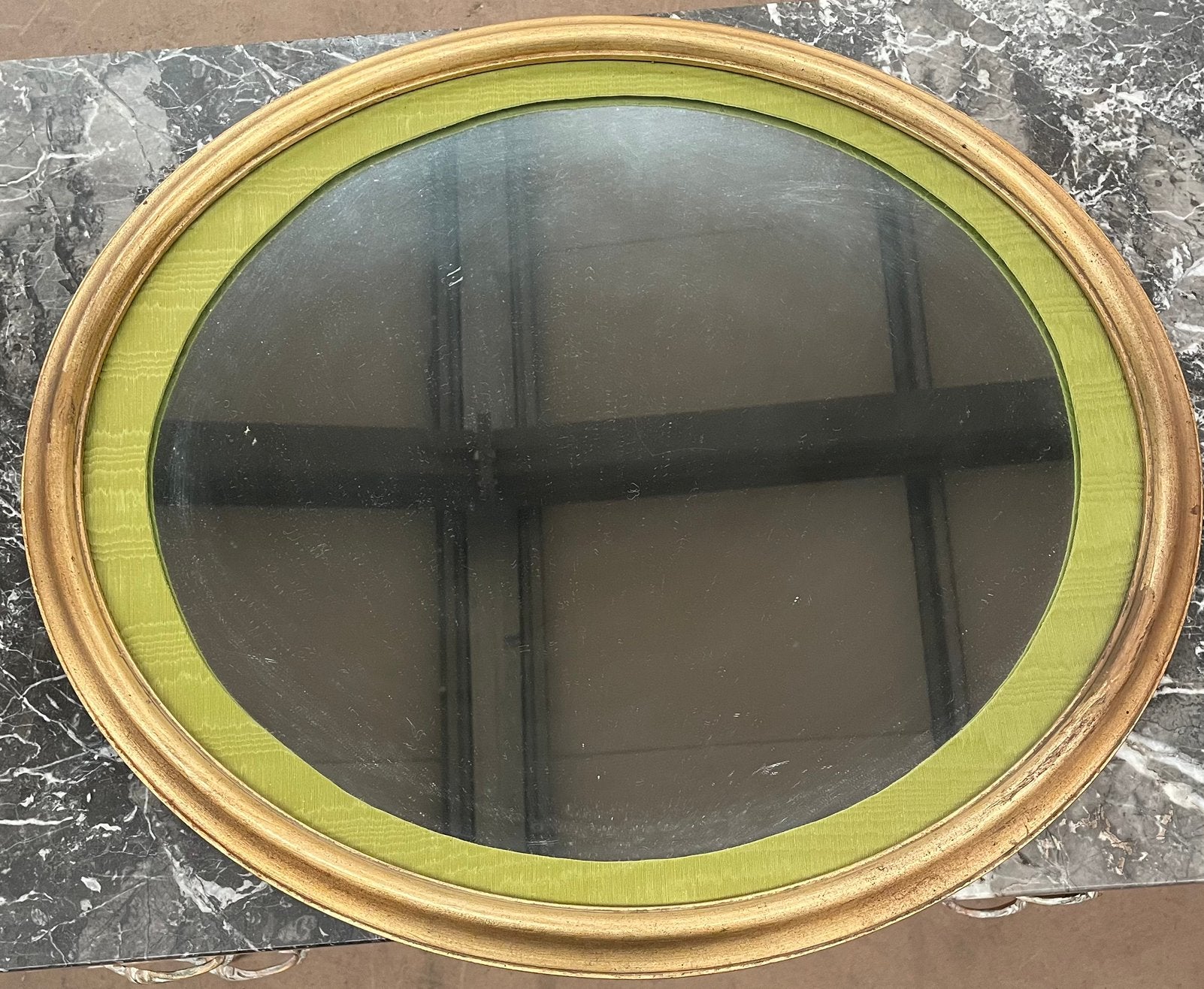 Ronde spiegel met goudkleurige lijst & groene afwerking, Antiek en Kunst, Antiek | Spiegels, Ophalen