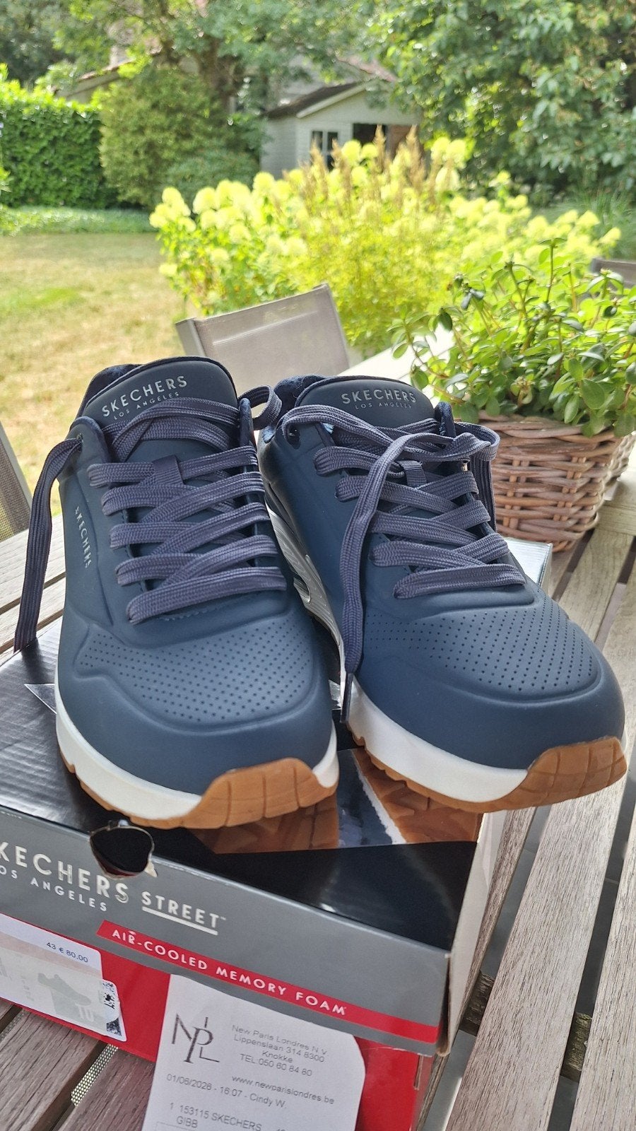 Chaussures Sketchers, Enlèvement