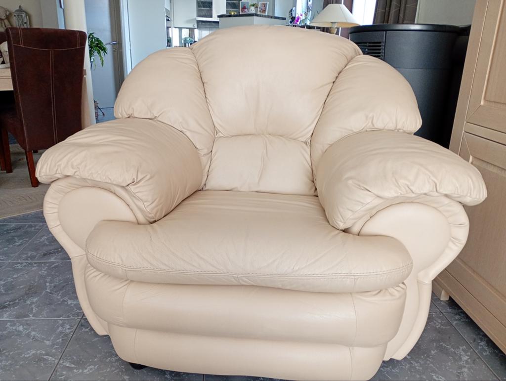 Lederen salon 3zit 2zit klub kleur beige vraagprijs 200€, Huis en Inrichting, Zetels | Zetels, Ophalen