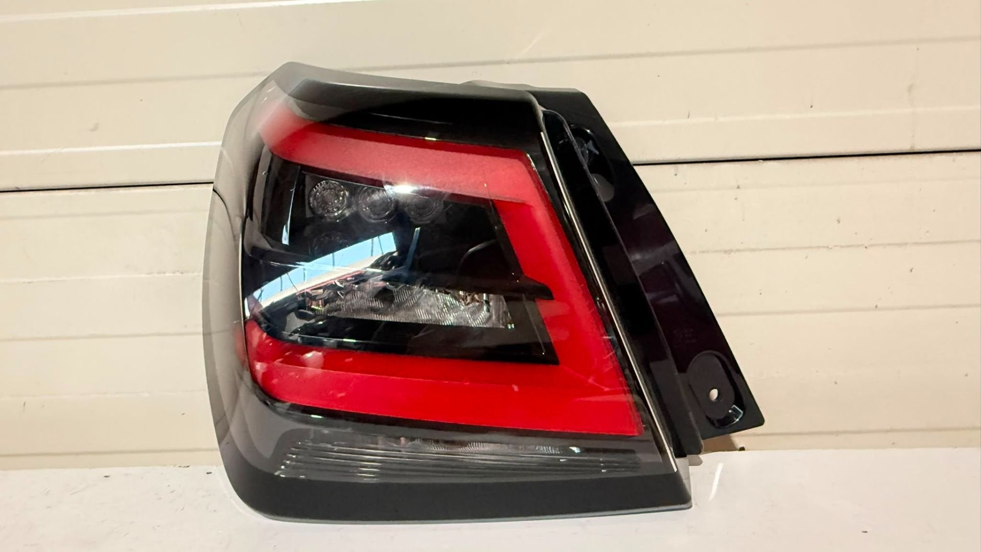 Suzuki Swift LED linker achterlicht links 3560469T00, Gebruikt, Info@suzuki.co.jp, Takatsuka-cho, Chuo-ku 300
432-8611  Hamamatsu