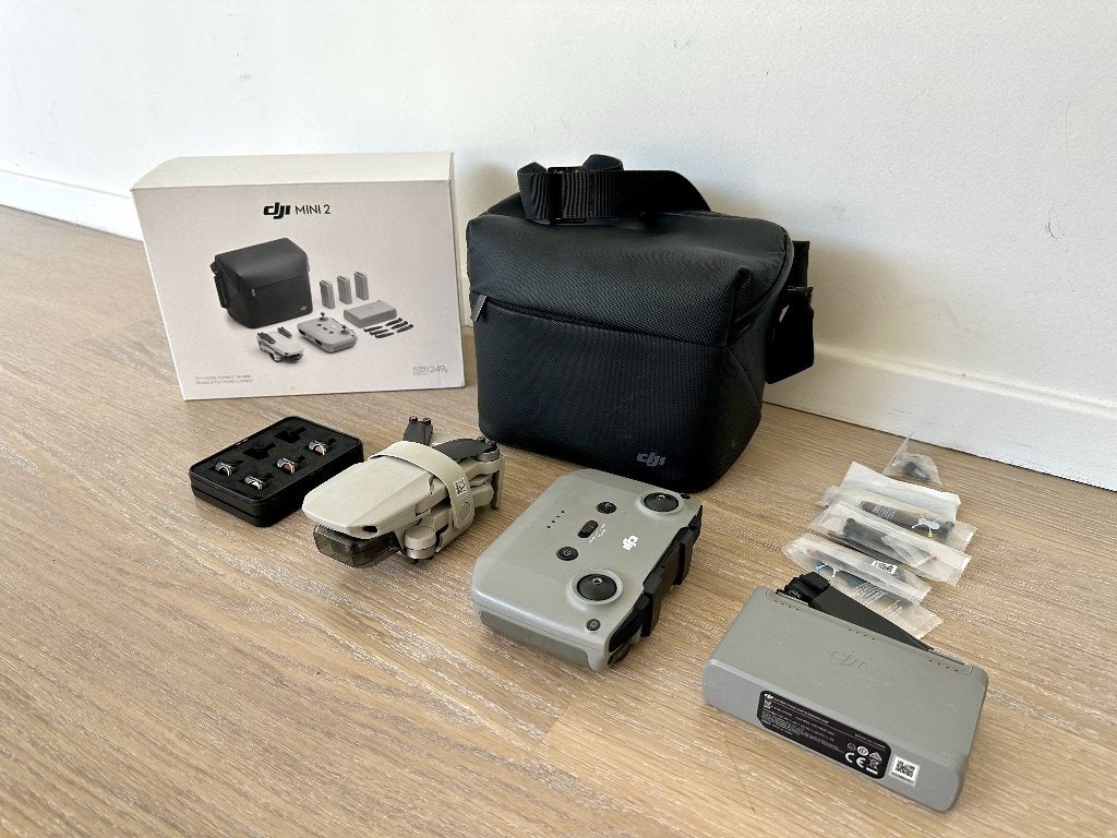 Dji mini 2 Fly more combo, Drone avec caméra, Moins de 250 g, Vue à la première personne (FPV), Qualité supérieure