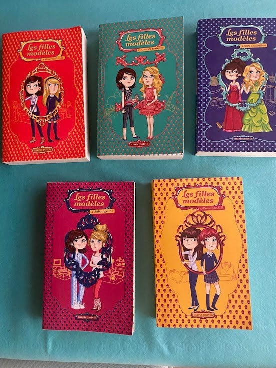 Les filles modèles (Marie Potvin) franstalige boeken, Boeken, Ophalen of Verzenden