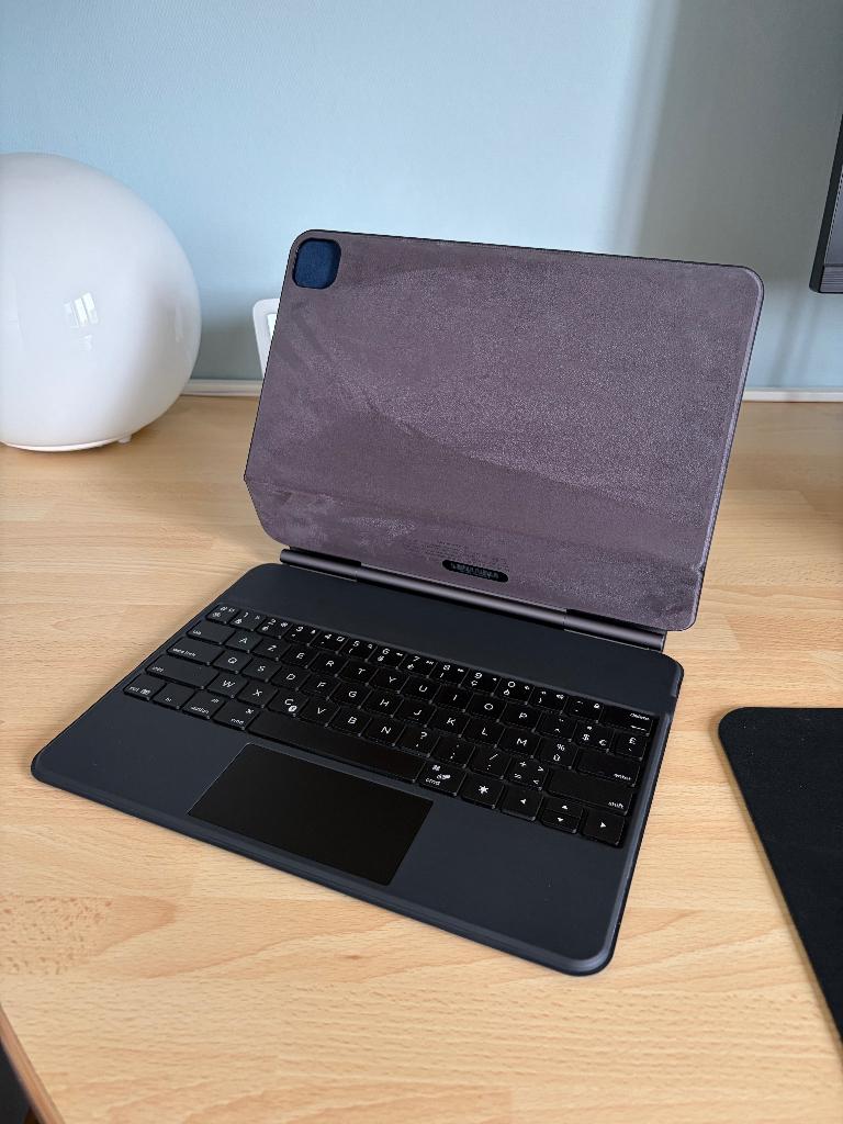 Magic Keyboard iPad Pro 12,9’/ iPad Air 13’ - Belkin, Belkin, 12 pouces, Protection faces avant et arrière, Enlèvement