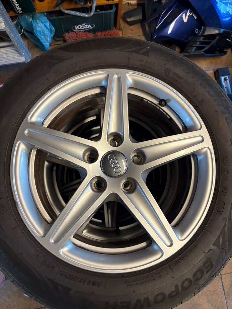 Jante Audi d’origine 16 pouces + pneu 205/60 R16 État nickel, Enlèvement, 16 pouces, Pneu(s)