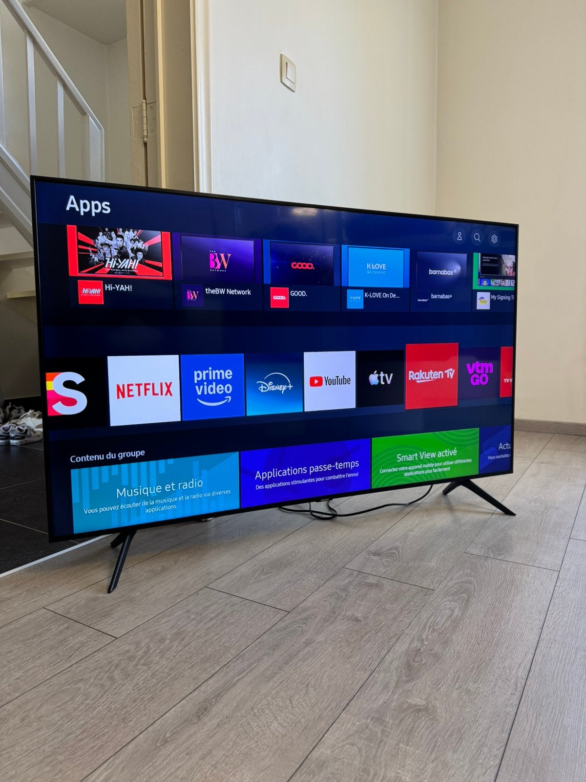 Samsung smart tv 55 inch 140 cm 4k wifi + attache murale, Enlèvement, Comme neuf, Samsung, Smart TV