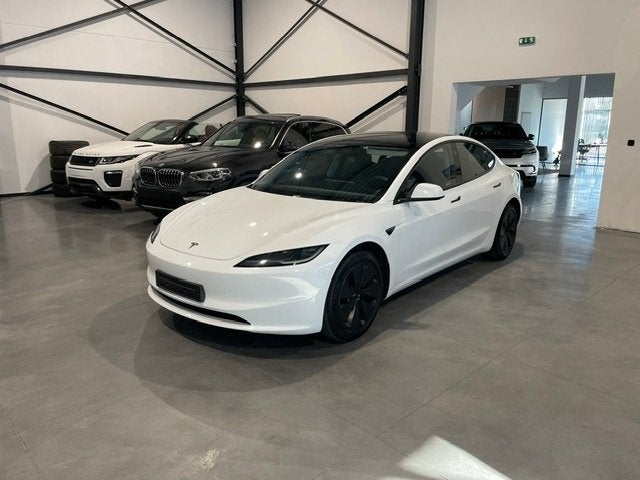 Tesla Model 3 Facelift Standart Range met Garnatie, Automaat, Achterwielaandrijving, Zwart, 208 kW