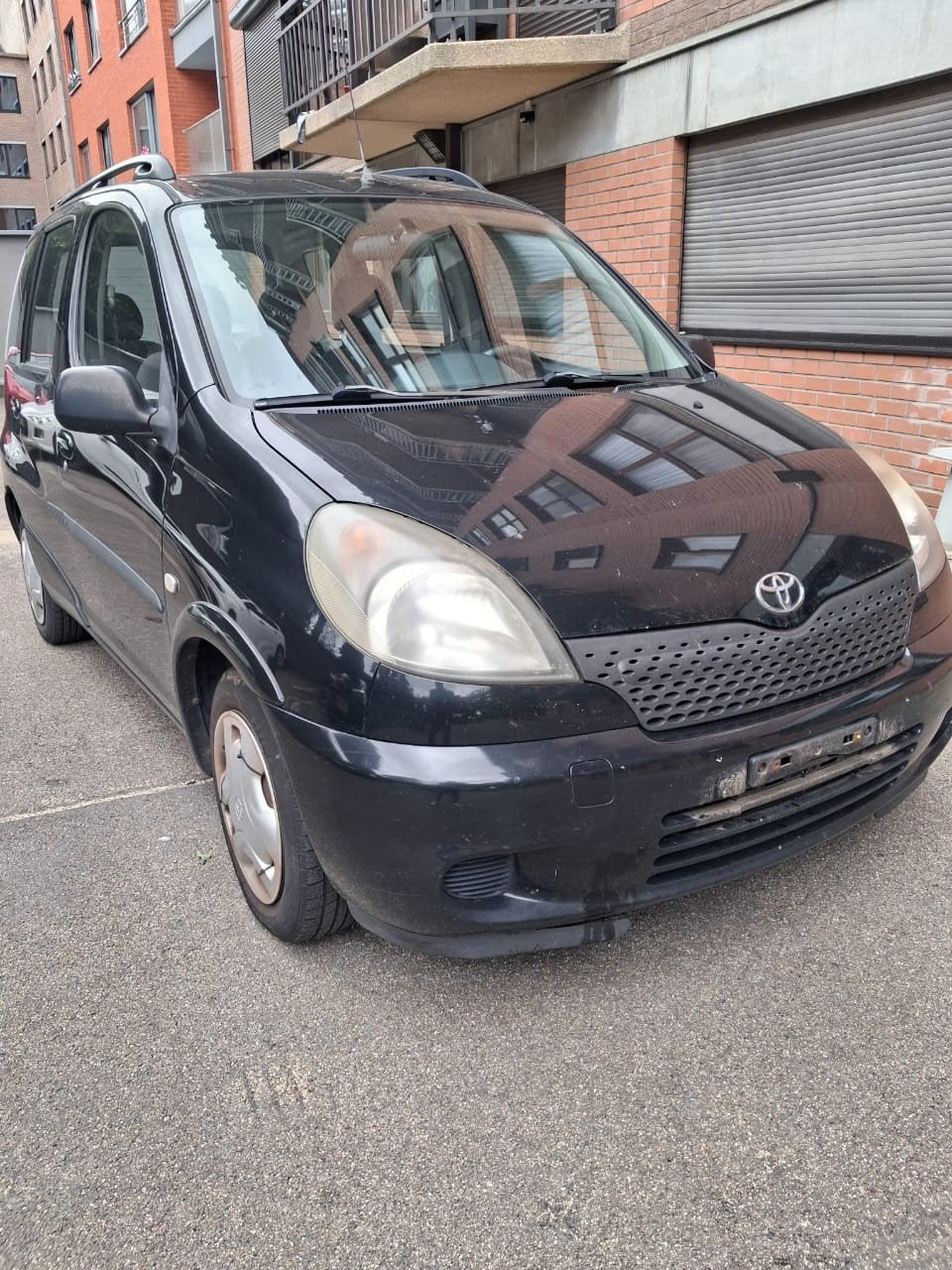 Toyota Yaris Verso 1.5, 16v, vvt-i,️Airco️, Année: 09/2000, Monovolume, Zwart, Particulier, 5 zetels