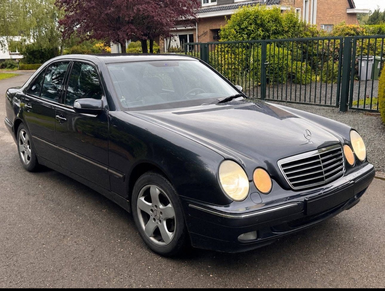 Mercedes E220 CDI 143Pk Avant-garde, 143 kW, 4 cilinders, Blauw, Leder
