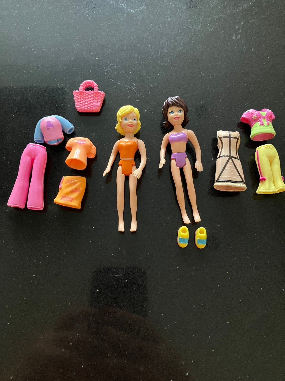 Vintage Polly Pocket 2 poupées + vêtements + accessoires, Enlèvement ou Envoi, Utilisé