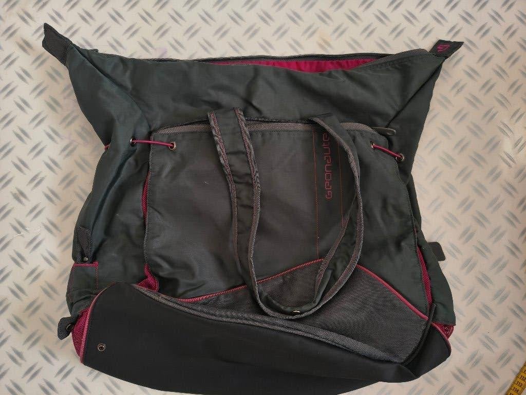 Sac de sport voyage Decathlon – 45x50 cm, Rouge, 35 à 55 cm, Enlèvement, Utilisé