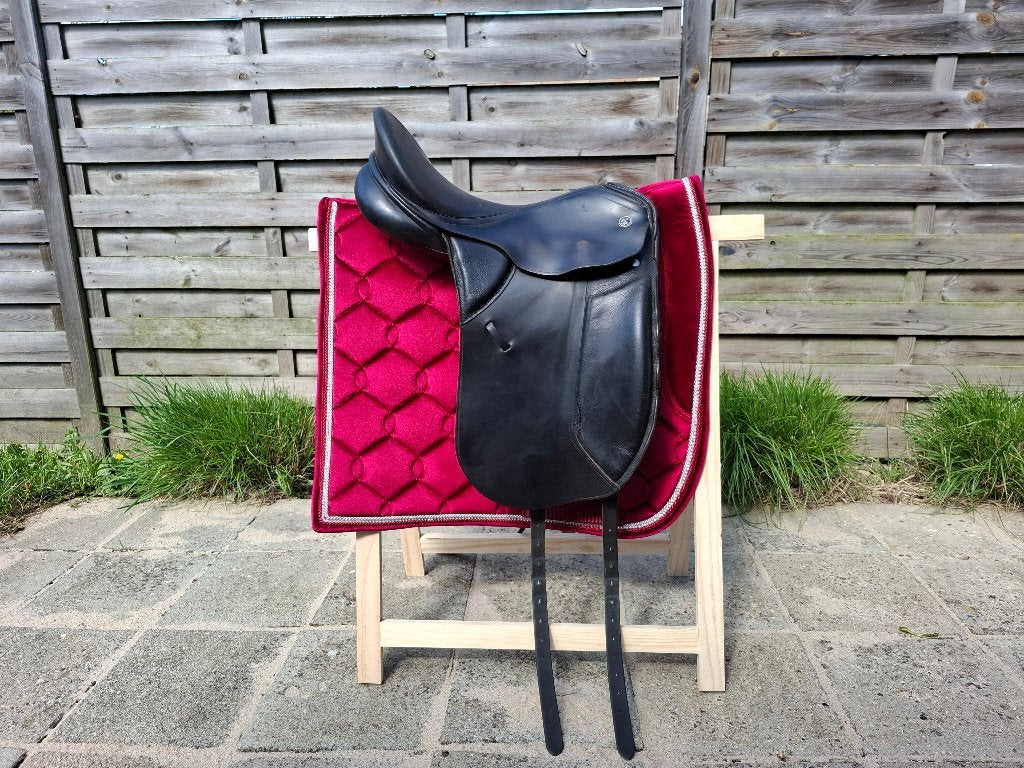 Kieffer dressuurzadel, Dieren en Toebehoren, Ophalen, Gebruikt, Dressuur, M (17 inch)
