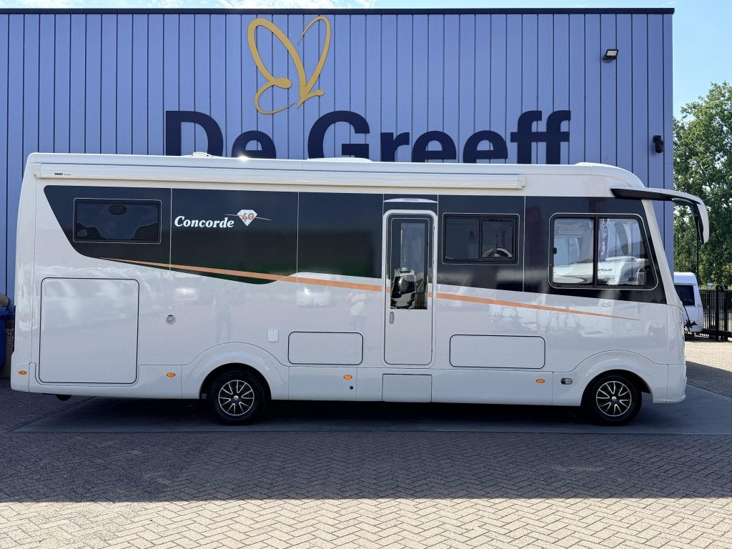 Concorde Carver 850 l 40, Iveco, Auvent, Intégral, 8 à 9 mètres, Diesel