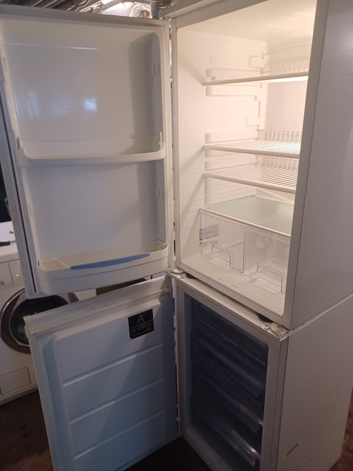 en goede inbouw koelkast met vriezer A + werkt perfect kan g, Elektronische apparatuur, Ophalen of Verzenden