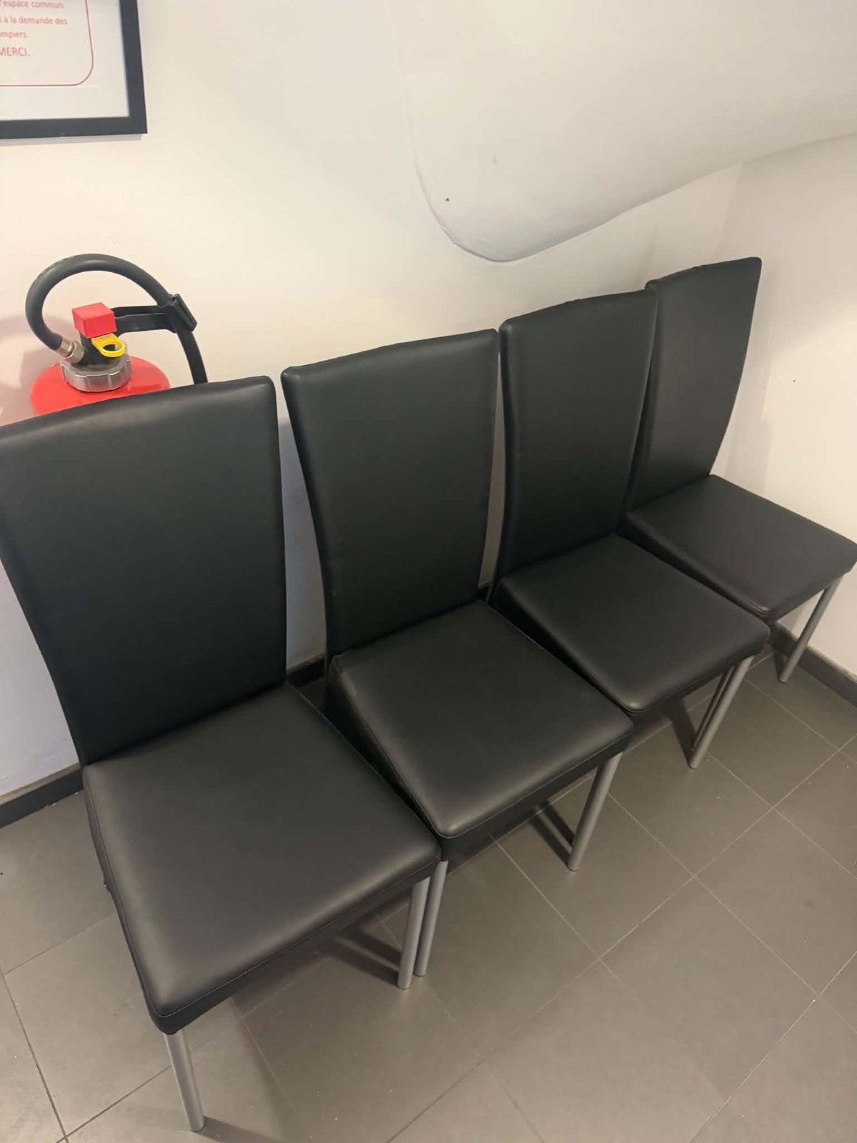 4 chaises de salle a manger en cuir, Maison & Meubles, Enlèvement, Utilisé, Cuir