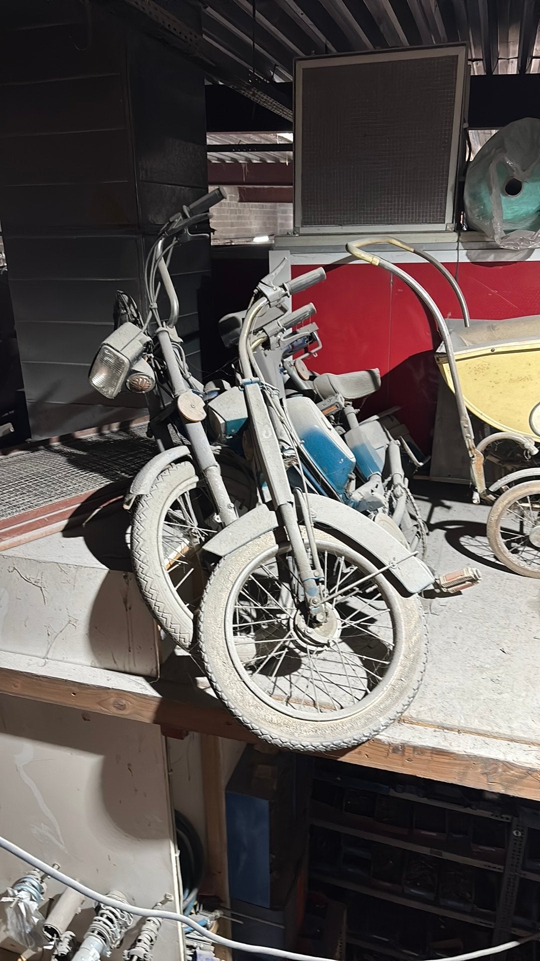 Peugeot en vespa, Ophalen, Zo goed als nieuw