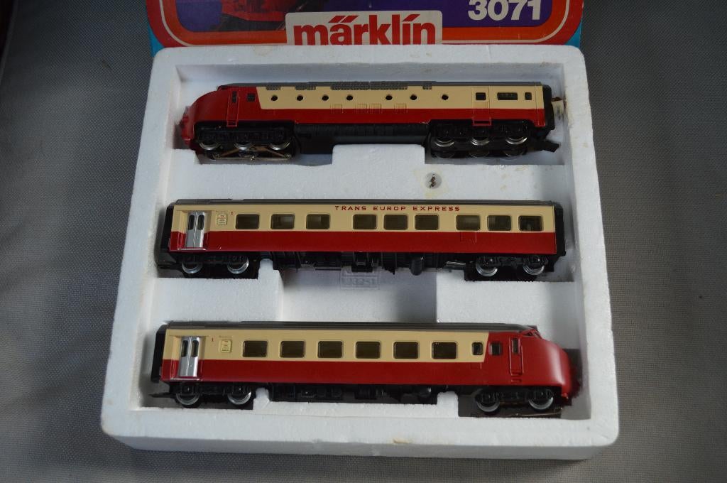 Märklin 3071 : Nouveau en octobre, Analogique, Enlèvement ou Envoi, Courant alternatif, Comme neuf