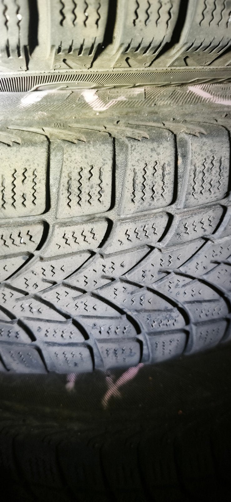 Pneus hiver sur 4 Jantes en tôle entraxe 4x108 195x65 R15 91, Autos : Pièces & Accessoires, 15 pouces, Pneus hiver, Véhicule de tourisme