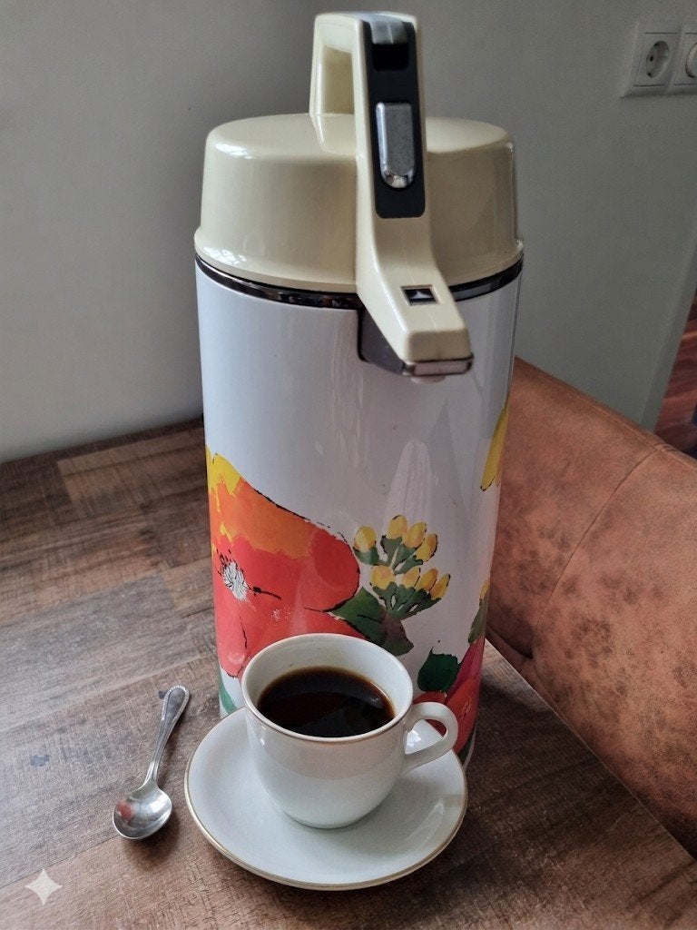 Koffie tapkan vintage ruim 2 liter inhoud, Ophalen
