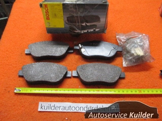 Remblokken voorzijde Fiat 500L  Opel Corsa D Bosch bp1068 23, -, -, Nieuw, Ophalen of Verzenden