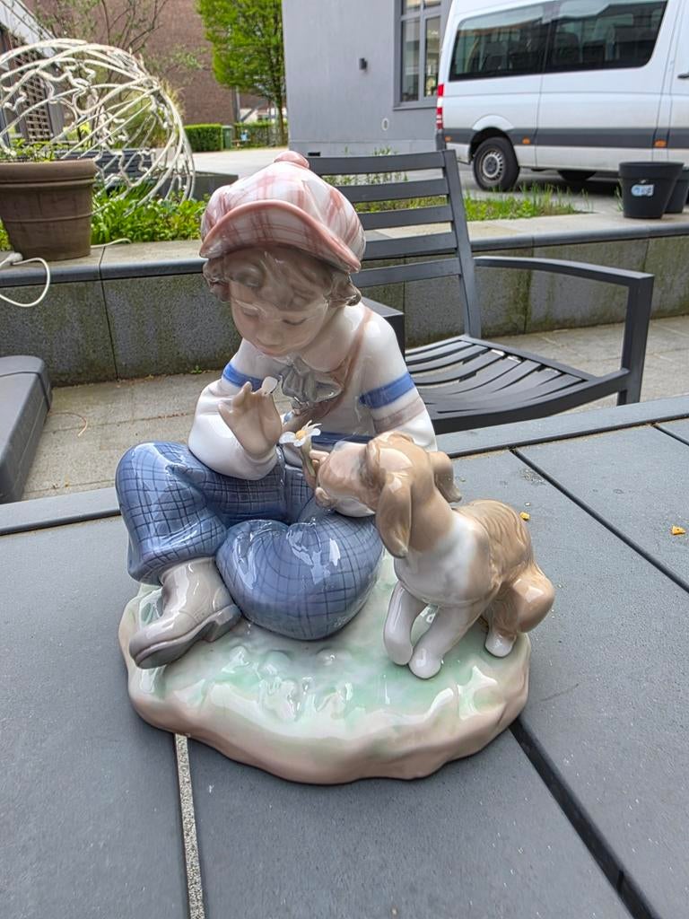 I hope she does. Lladro.  Regino Torrijos, Ophalen of Verzenden