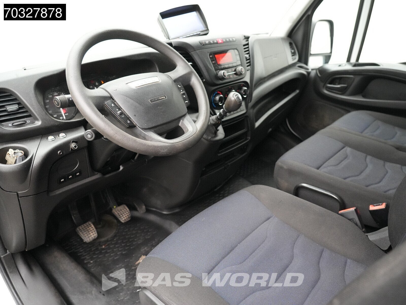 Iveco Daily 35C14 Dubbellucht L2H2 3,5t Trekhaak Airco Cruis, Auto's, Bestelwagens en Lichte vracht, Stof, Gebruikt, Euro 6, Iveco