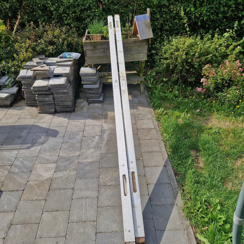 Guides de maçon de 3m (2 pièces), Enlèvement, Comme neuf, Autres types