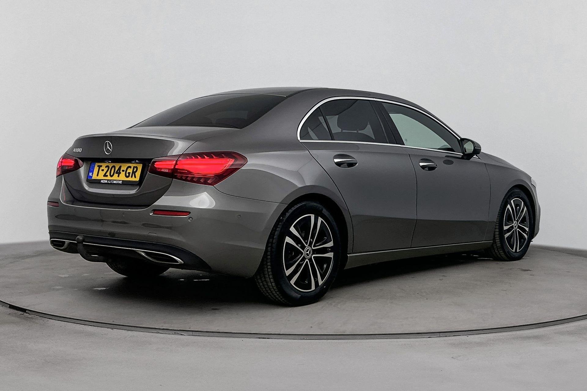 Mercedes-Benz A-Klasse A 180 Limousine Automaat Luxury Line, Autos, 100 kW, Achat, Toit ouvrant, Automatique