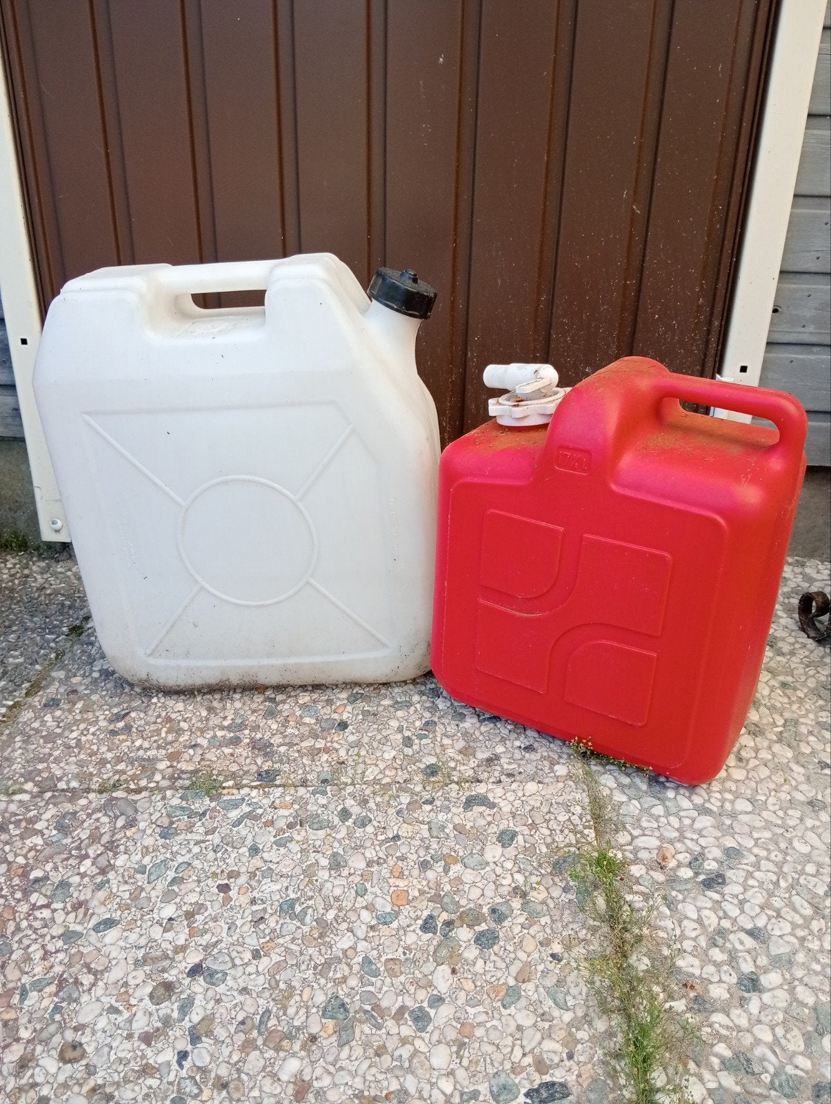 2 Grote jerrycans GRATIS ophalen, Enlèvement