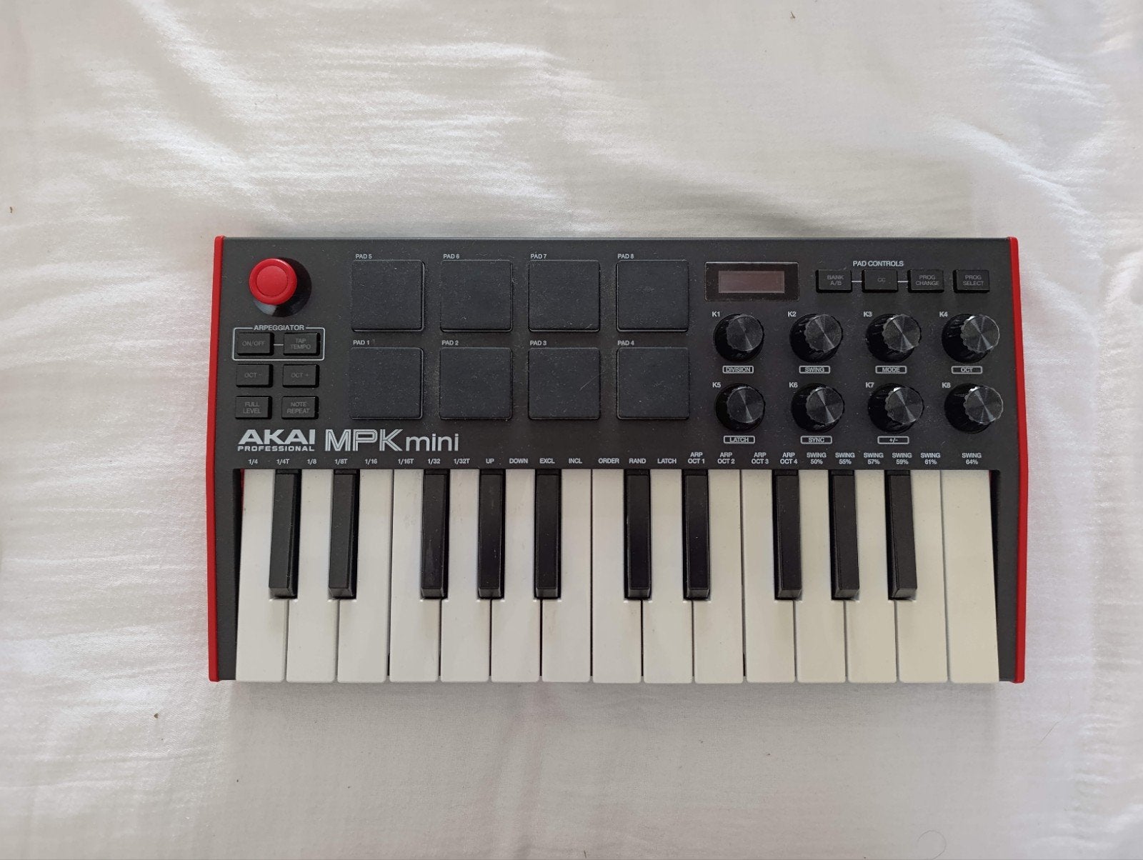 Contrôleur MIDI Akai MPK mini rouge, Muziek en Instrumenten, Ophalen