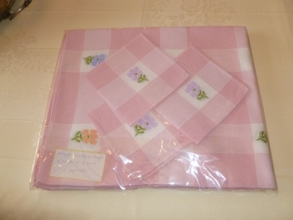 nappe vintage, Maison & Meubles, Rose, Nappe, Enlèvement ou Envoi, Comme neuf