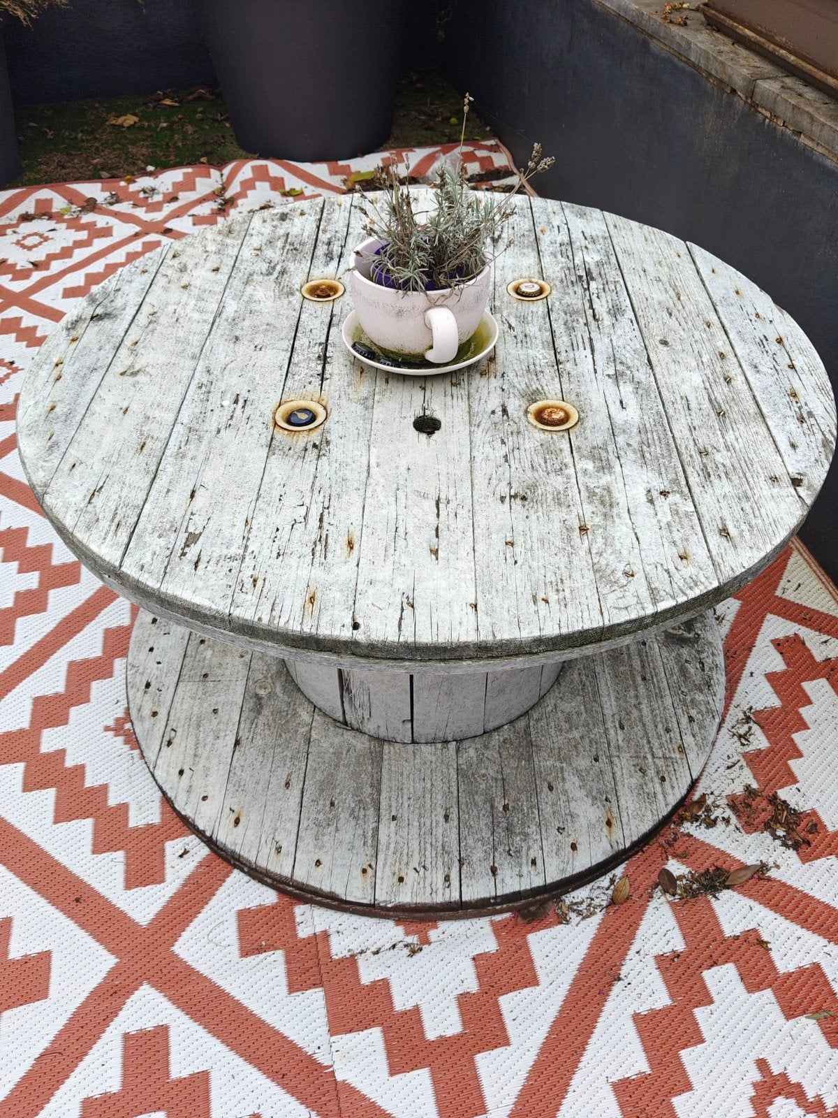 Robuuste tuintafel, Tuin en Terras, Ophalen, Gebruikt, Rond, Hout