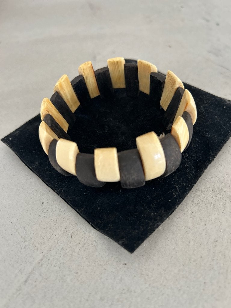 Antieke armband van ivoor en ebbenhout, Ophalen of Verzenden, Overige materialen, Armband