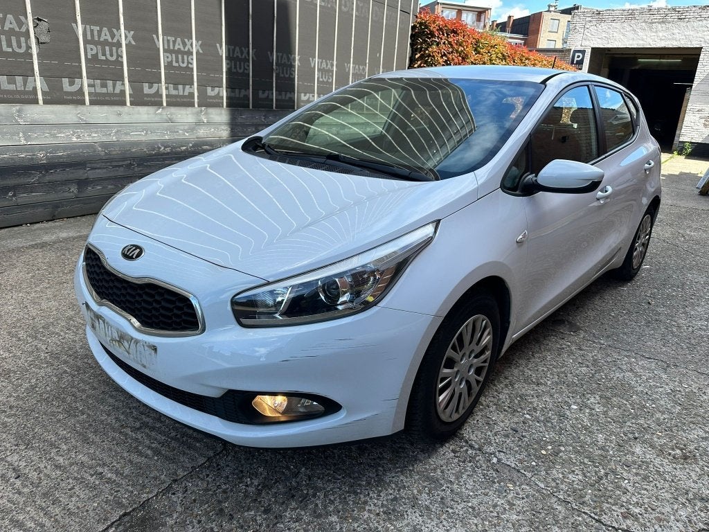 Kia Ceed 1.4Benzine Manual/Airco Euro5 2014, Autos, Kia, Euro 5, Achat, Boîte manuelle, 5 portes