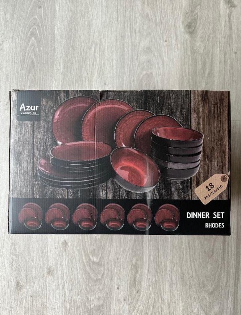 Très beau service de table "bordeaux" 18 Pièces neuf - 65€, Maison & Meubles, Enlèvement, Neuf, Céramique, Assiettes(s)